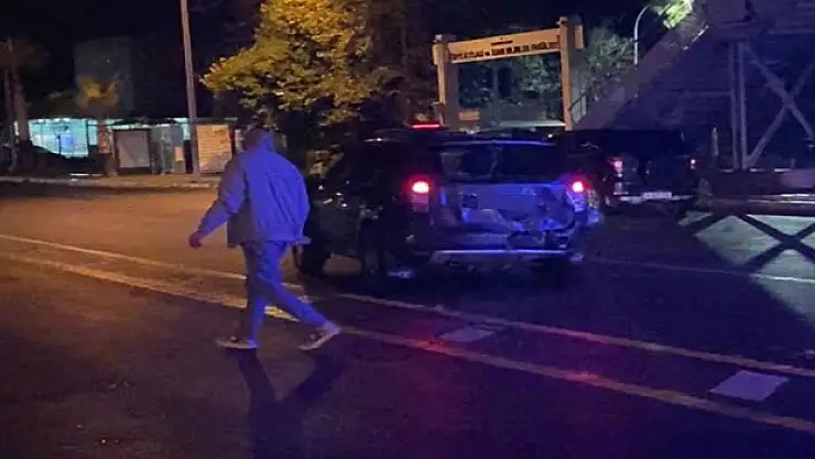 Araç kağıt gibi katlandı