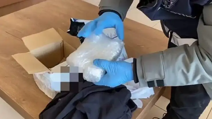 Kargodan kokain çıktı