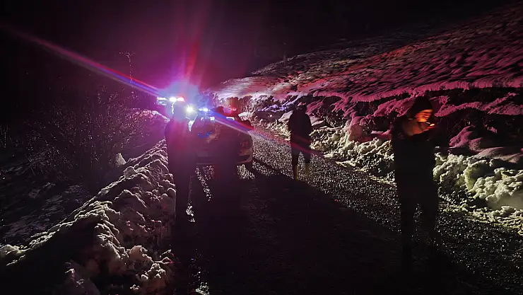 Şarampole devrilen traktördeki 1 kişi öldü