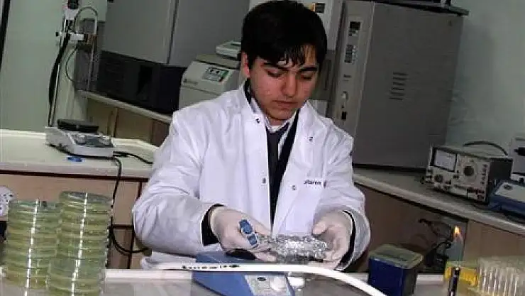 AÜ'den Gençlere fırsat!