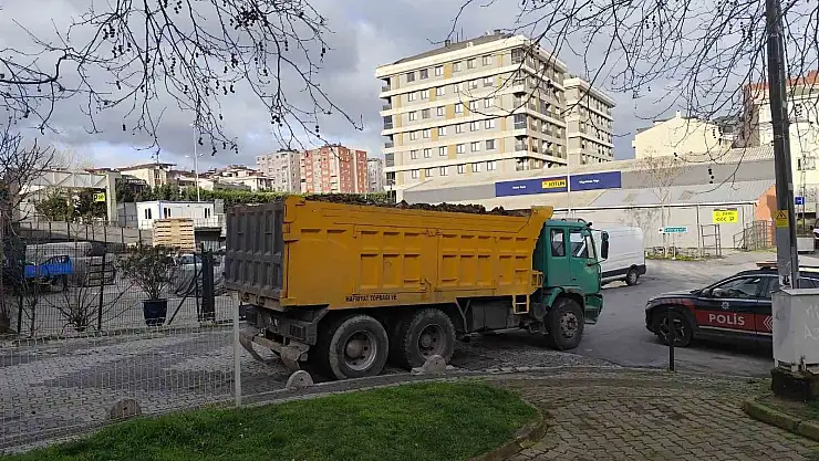 Ataşehir'de kaçak döküm yapan hafriyat kamyonu sürücüsüne 647 bin TL ceza