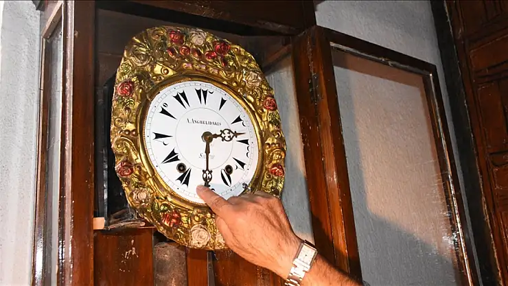 140 yıllık kurmalı saat zamana tanıklık ediyor