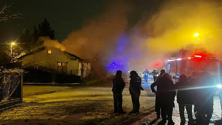 Yangın evi küle çevirdi