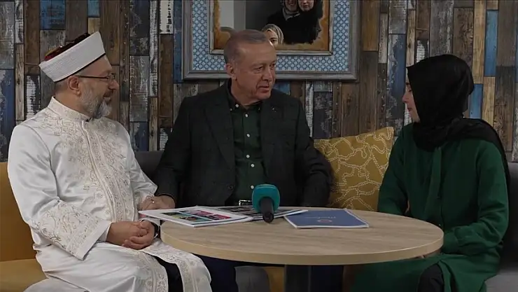 Cumhurbaşkanı Erdoğan, Mevlana Camisi Diyanet Gençlik Merkezini ziyaret etti