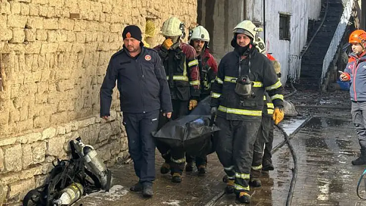 Yangında 79 yaşındaki kadın hayatını kaybetti