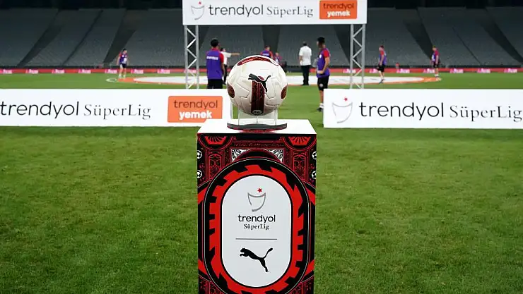 Süper Lig'de günün VAR hakemleri açıklandı