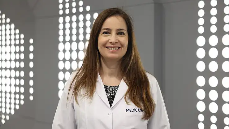 'Göz kapağı düşüklüğü cerrahi işlemle tedavi edilebilir'