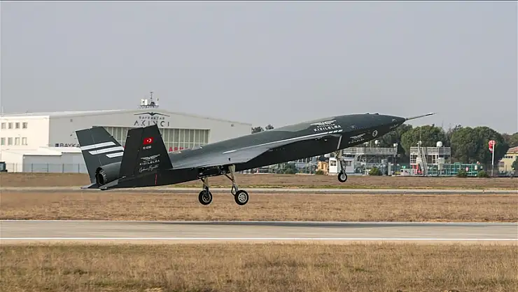 Bayraktar KIZILELMA'nın uçuş testleri devam ediyor