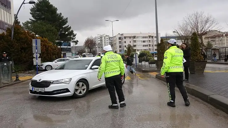 65 araç trafikten men edildi