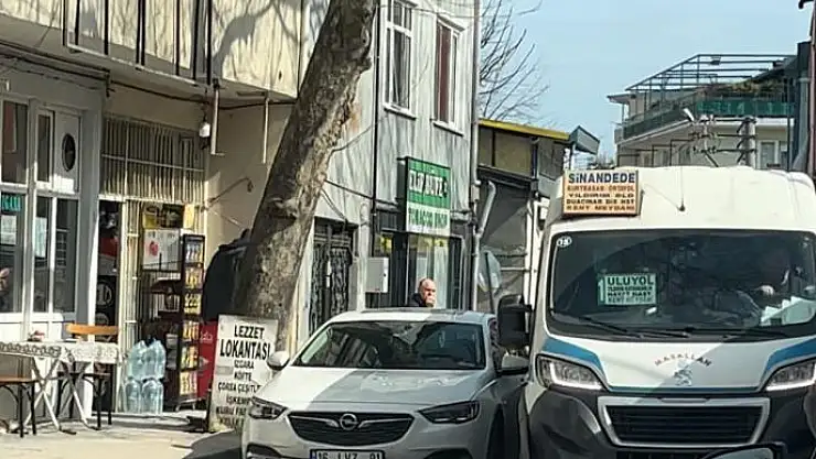 Aracını yola bırakıp gitti