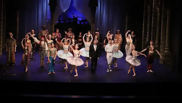 'Korsan' balesi sahnede