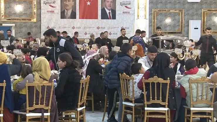 Bin 600 kişiye iftar yemeği