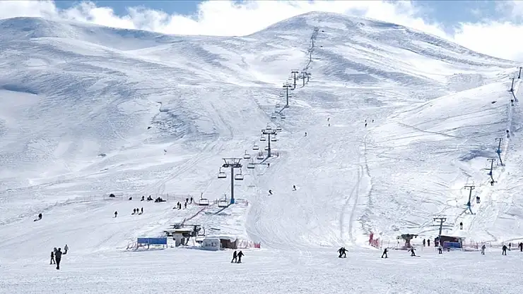 Hesarek Kayak Merkezi 65 bin ziyaretçiyi ağırladı
