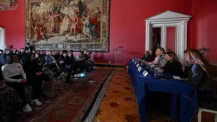 'Türkiye'de Kadın Sporu' konferansı düzenlendi