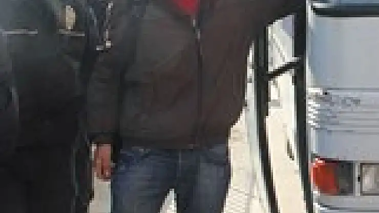 ÖSYM Başkanını protesto eden gençlere gözaltı