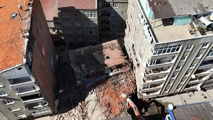 Çöken bina havadan görüntülendi