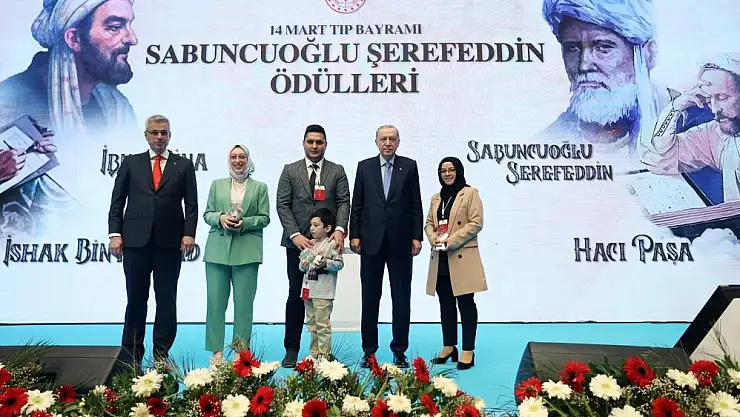 Şırnak'ta görevli doktora Cumhurbaşkanı Erdoğan'dan ödül