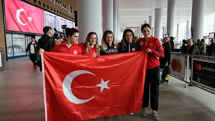 Kadın Boks Milli Takımı, yurda döndü