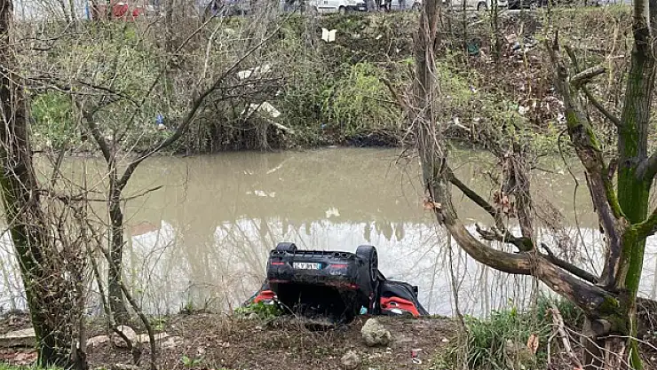 Otomobilin sürücüsü hayatını kaybetti