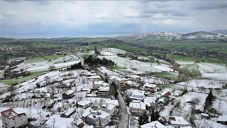 Kocadağ Yaylası'nda ilkbahar ve kış renkleri hakim oldu