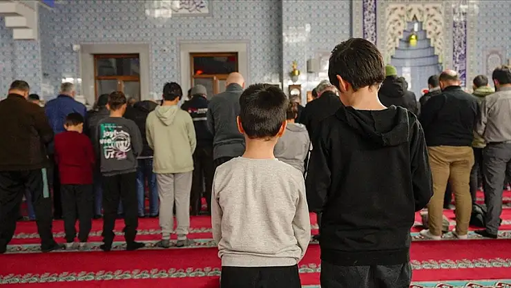 Hz. Ömer Camii, ramazanda çocukların gözdesi oldu