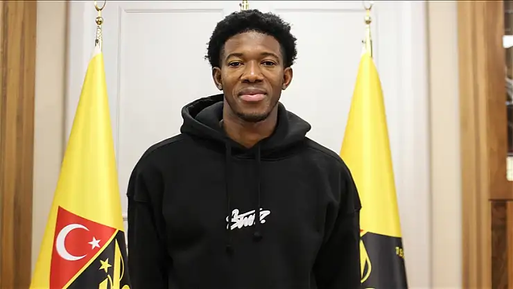 Üniversite eğitimi için geldiği Türkiye'de futbolcu oldu