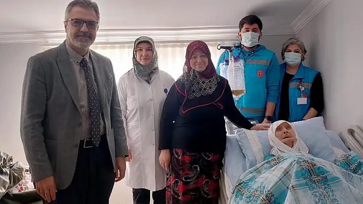 Evde sağlık ekipleri yalnız bırakmıyor