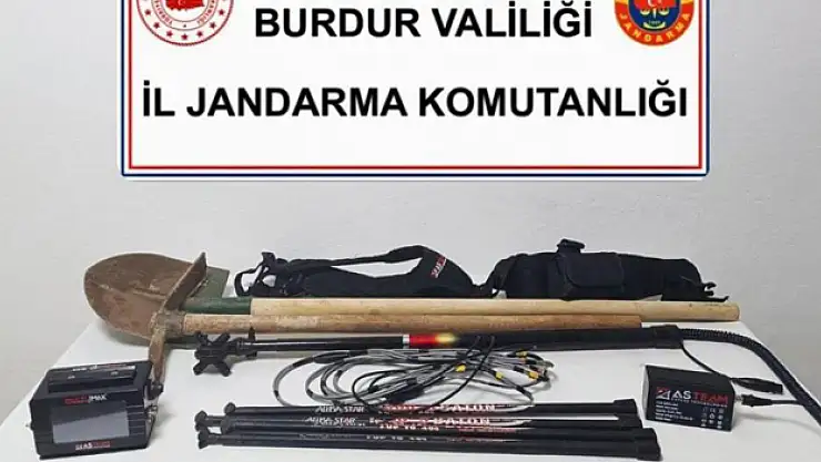 Kaçakçılık ve uyuşturucu operasyonlarında 3 tutuklama