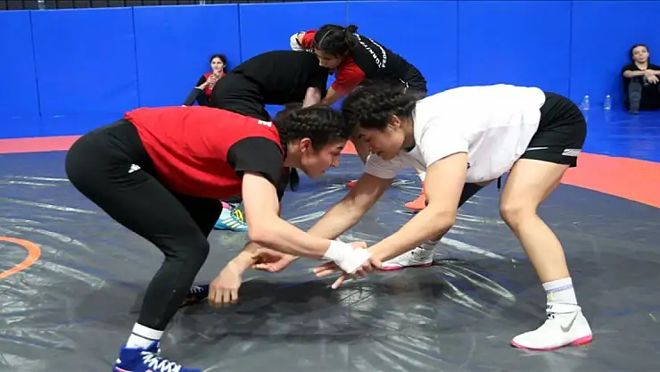 Kadın Güreş Milli Takımı'nda hedef Avrupa şampiyonluğu