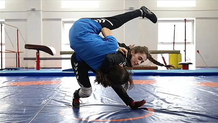 Milli güreşçi Şeyma Tağtekin, Avrupa şampiyonluğu için ter döküyor