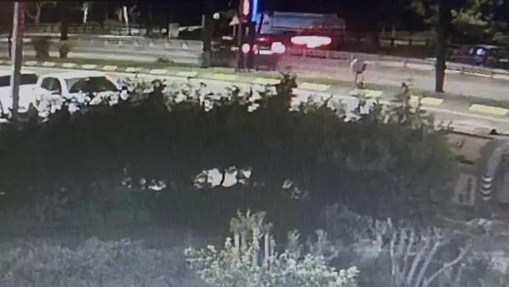 Hayatını kaybeden gencin metrelerce sürüklendiği kaza güvenlik kameralarına yansıdı