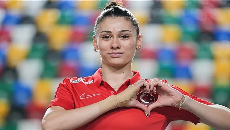 Milli atlet Aysel Önder, dünya rekoru kırarak Avrupa şampiyonu oldu