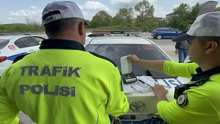 Denetimlerde 165 araç trafikten men edildi