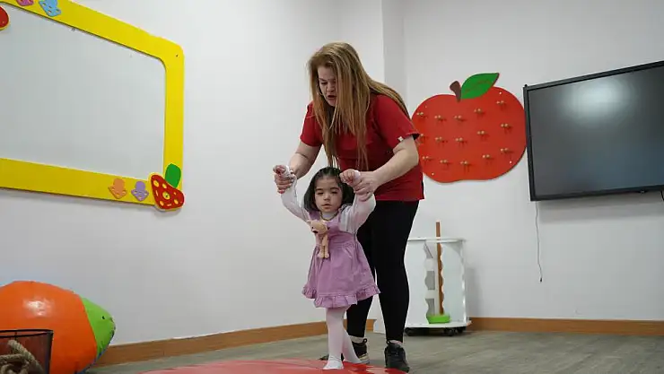 Yürüyemez dediler, ilk adımlarını engelsiz attı