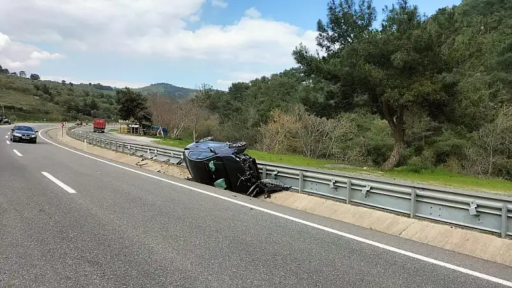 Balıkesir'de kontrolden çıkan otomobil devrildi: 2 yaralı