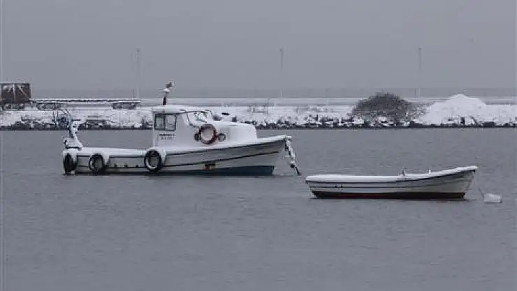 Karadeniz'de kar ve rüzgar uyarısı Karadeniz'de kar ve rüzgar uyarısı