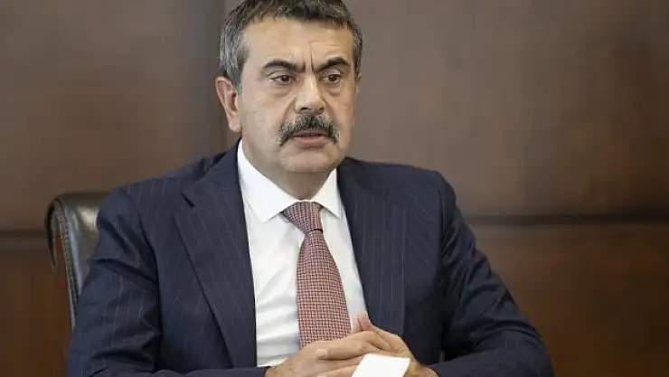 'Müfredatımızı sık değiştirmeliyiz'