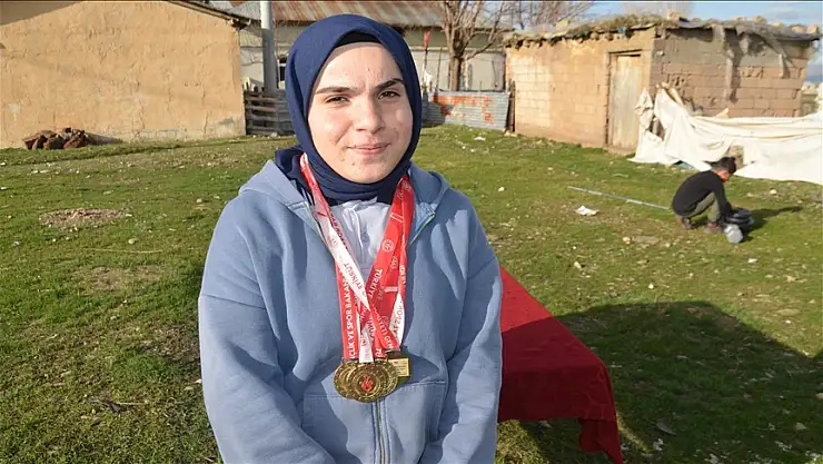 Şampiyon olmak için günde 600 şınav çekiyor