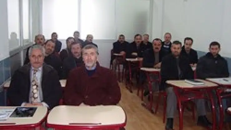 Din görevlileri eğitİliyor