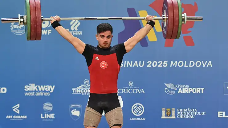 Milli Halterci Kaan Kahriman, altın madalya kazandı