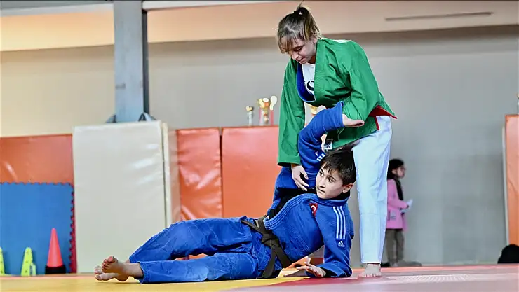 Milli sporcu Ayşenaz Tosun, hedef büyüttü