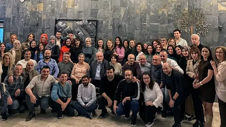 45 yıllık hekime veda yemeği