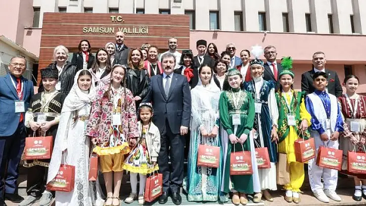 Vali Tavlı'ya kültürel hediye takdim ettiler