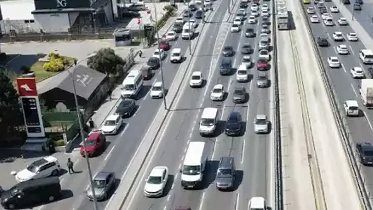 Zorunlu olmadıkça aracınızla trafiğe çıkmayın