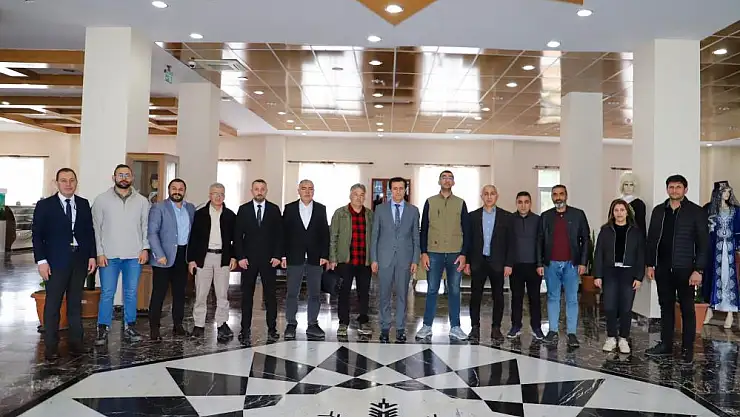 ''Türkiye yetişmiş insanını en kolay israf eden ülke''