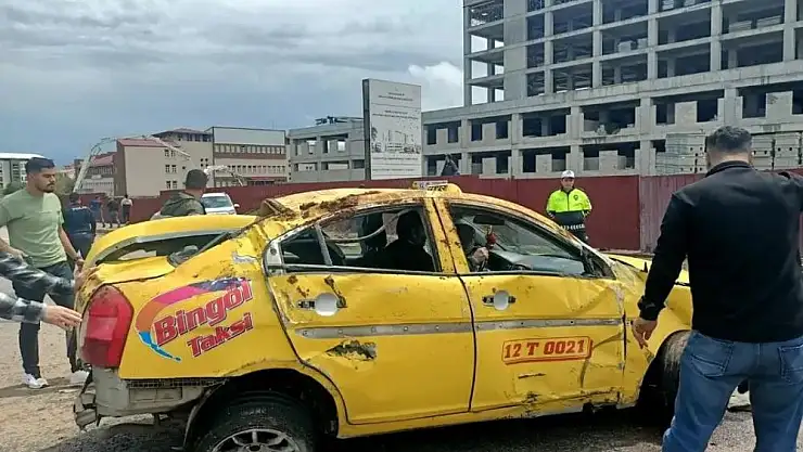 Bingöl'de çarpışma ! Hurdaya döndüler