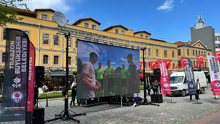 Bordo-mavili taraftarlar coşkulu Final sevinci