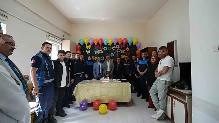 Minik Asya'ya doğum günü sürprizi