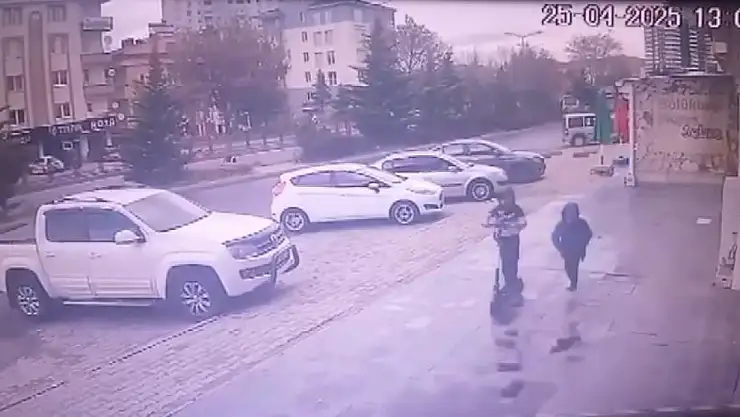 Elektrikli scooter çalan hırsızlar yakalandı