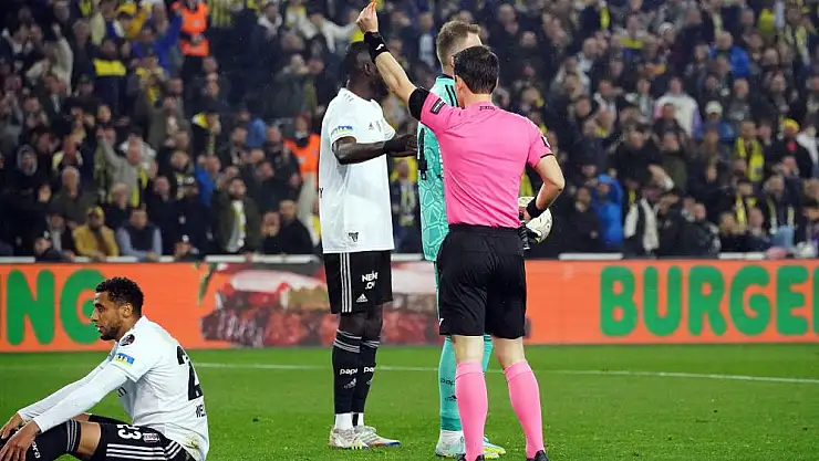 Beşiktaş, Fenerbahçe maçlarında kızarıyor